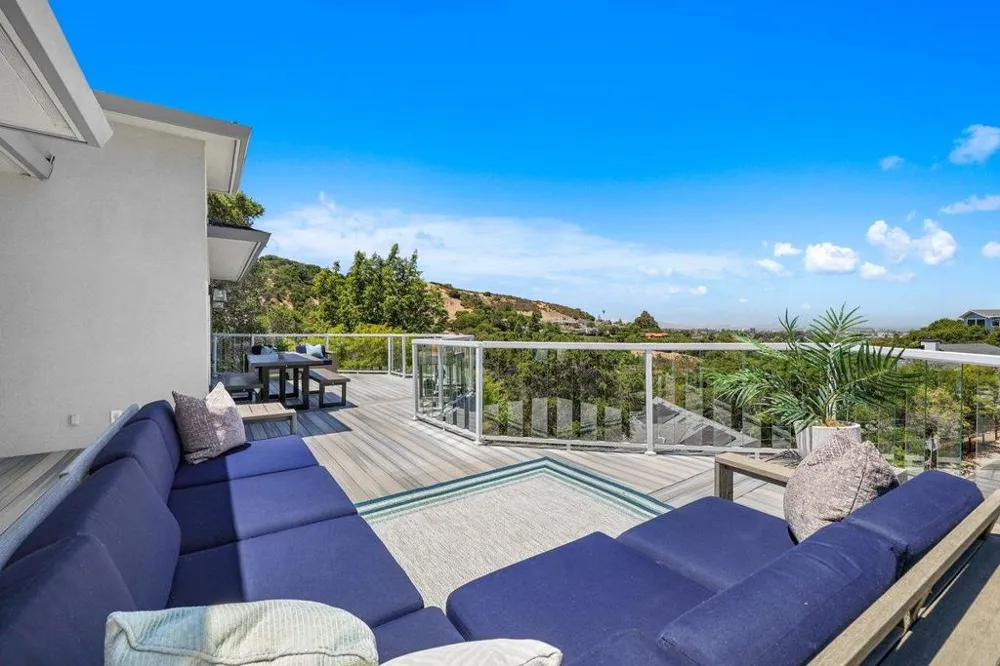 3208 Longfellow Drive Belmont, CA 94002