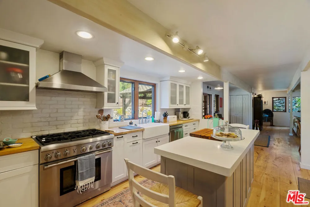 1640 Old Topanga Canyon Road Topanga, CA 90290