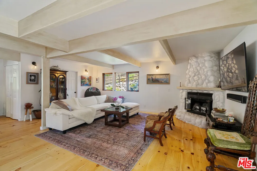 1640 Old Topanga Canyon Road Topanga, CA 90290