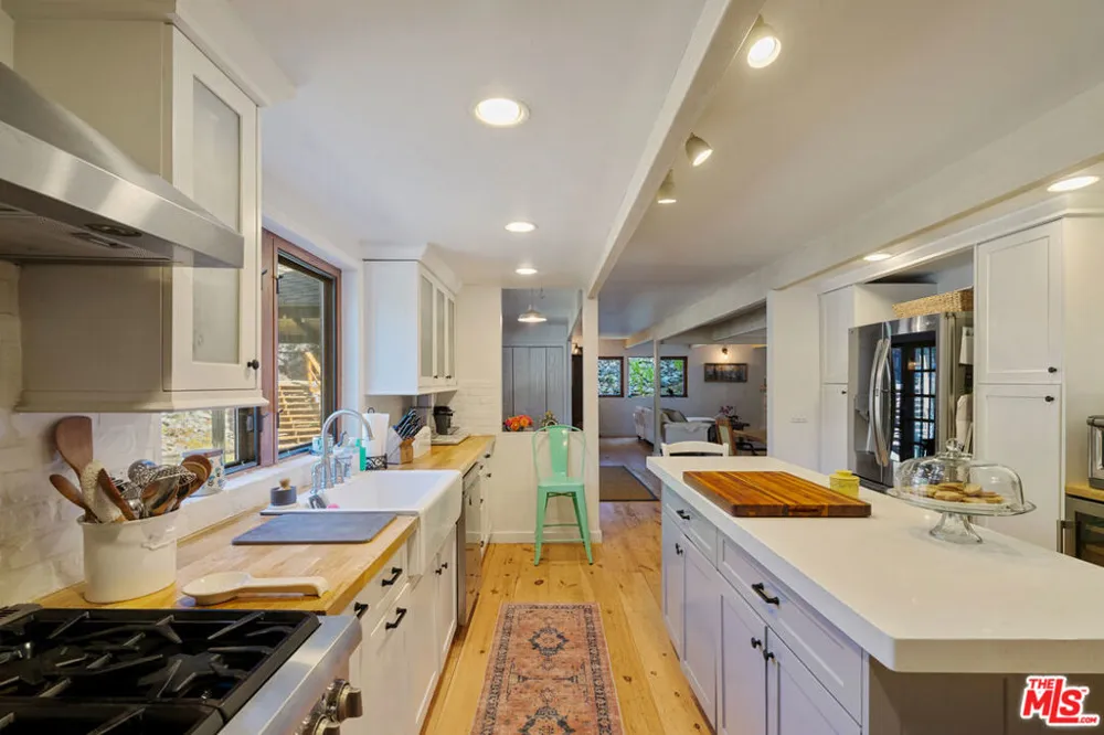 1640 Old Topanga Canyon Road Topanga, CA 90290