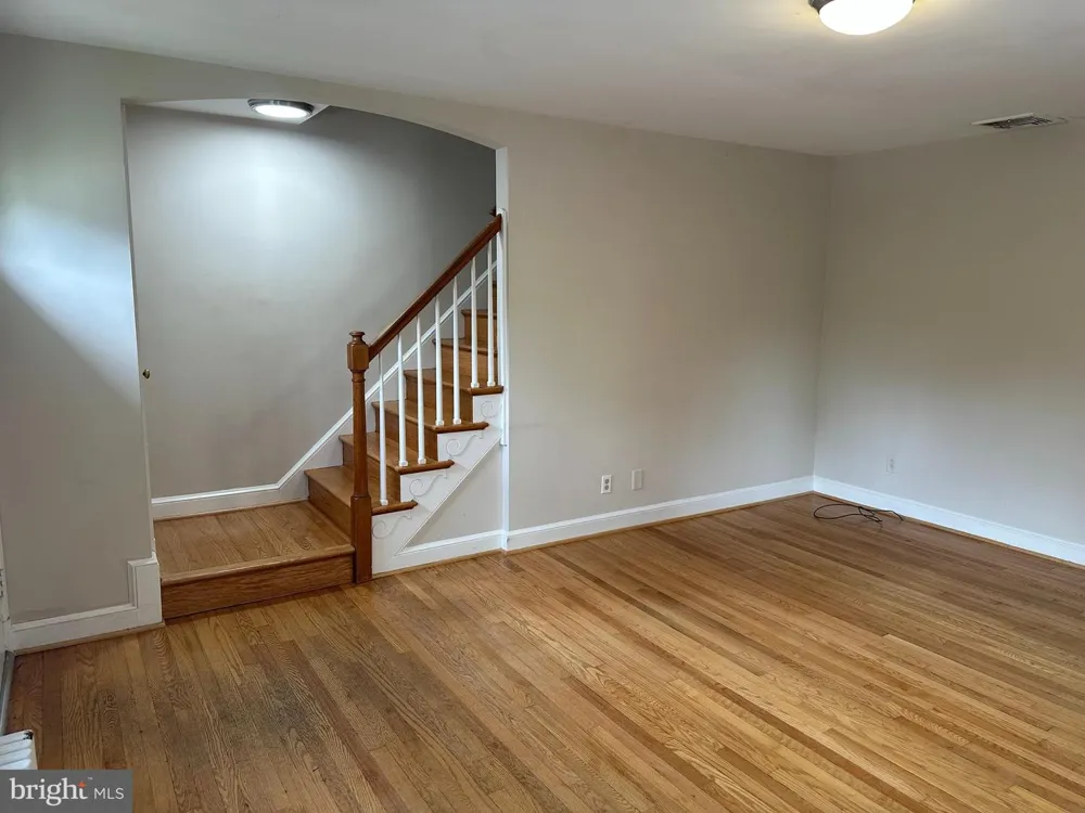 622 OAKLAND STREET Arlington, VA 22203