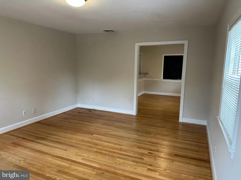 622 OAKLAND STREET Arlington, VA 22203