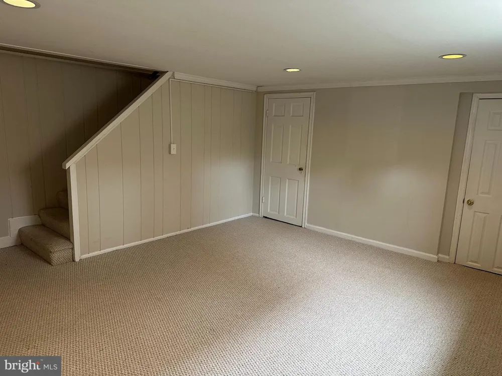 622 OAKLAND STREET Arlington, VA 22203