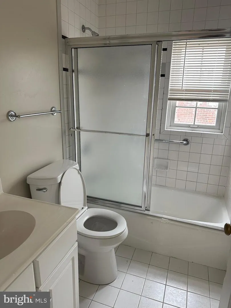 622 OAKLAND STREET Arlington, VA 22203
