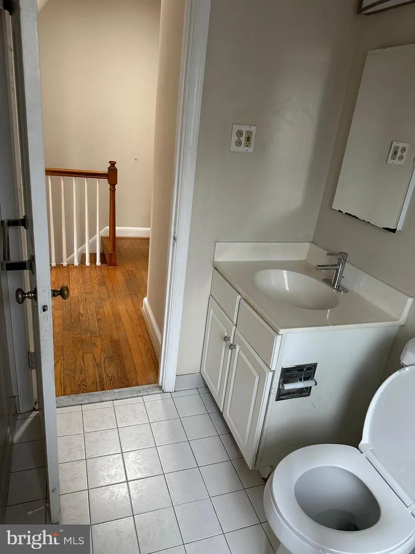 622 OAKLAND STREET Arlington, VA 22203