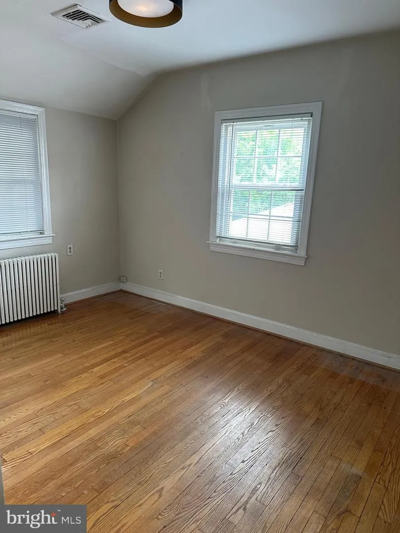 622 OAKLAND STREET Arlington, VA 22203