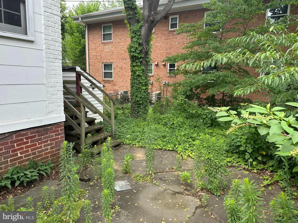 622 OAKLAND STREET Arlington, VA 22203
