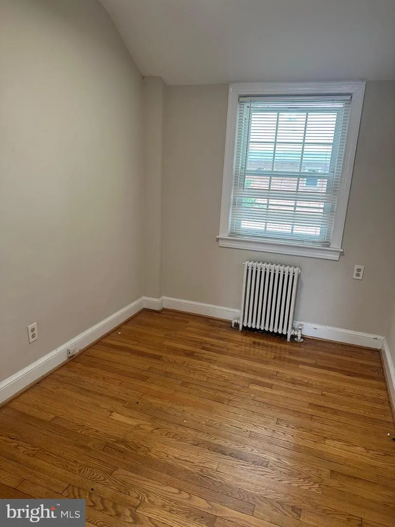 622 OAKLAND STREET Arlington, VA 22203