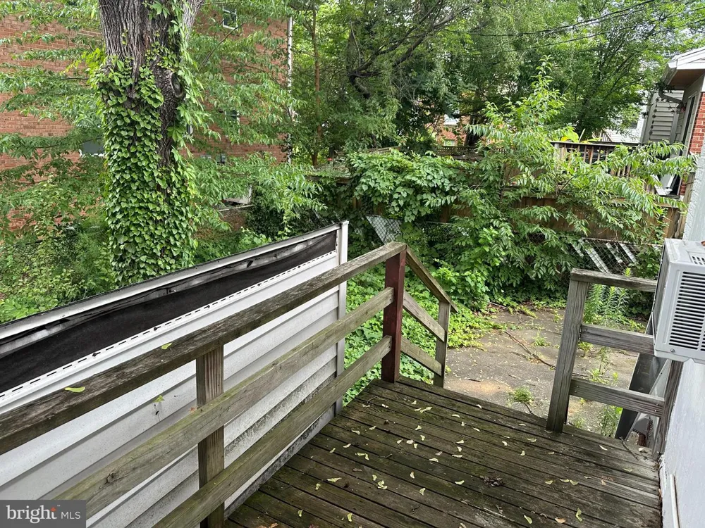 622 OAKLAND STREET Arlington, VA 22203
