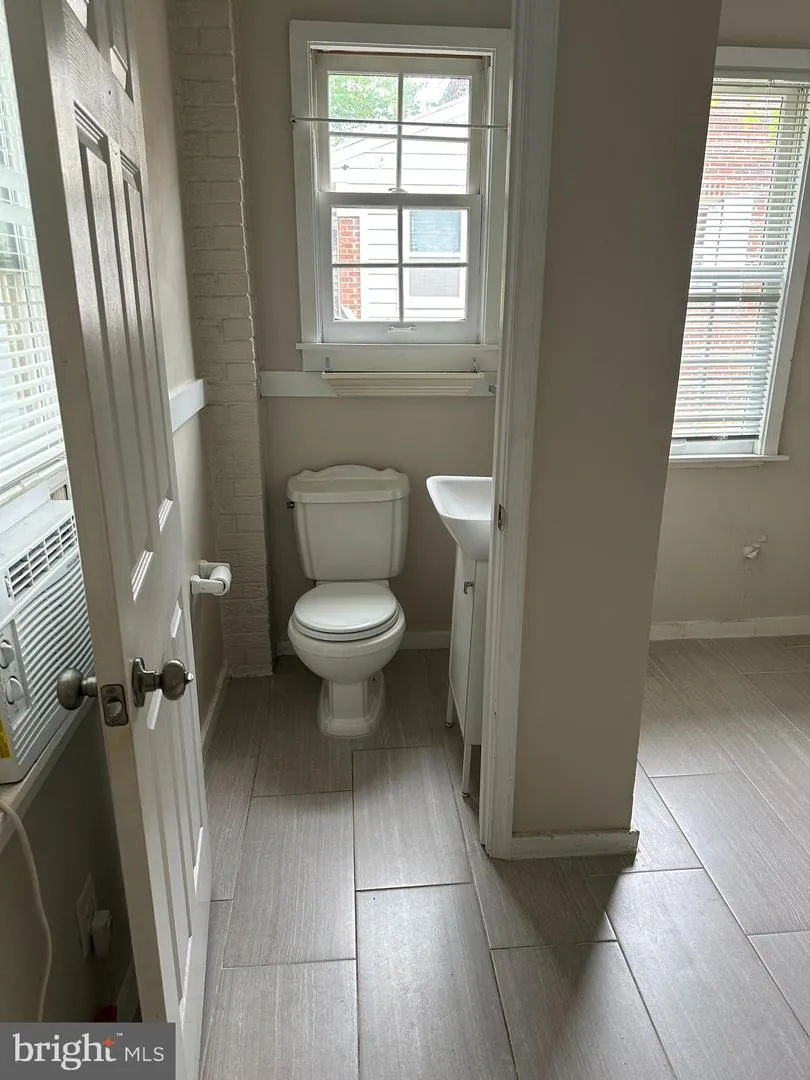 622 OAKLAND STREET Arlington, VA 22203