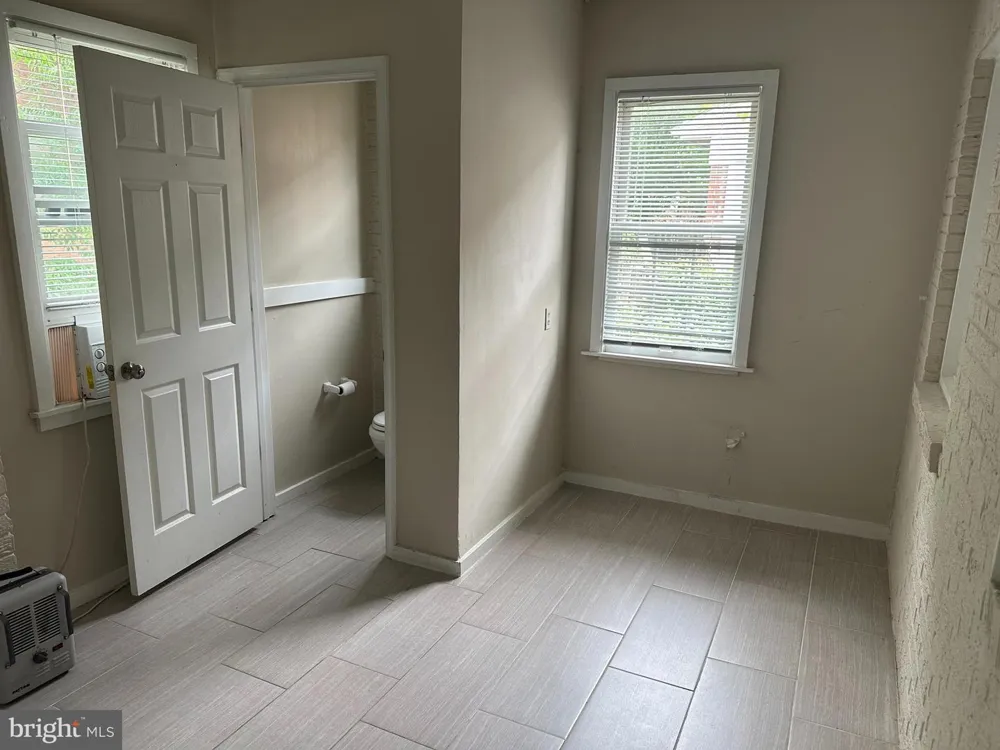 622 OAKLAND STREET Arlington, VA 22203