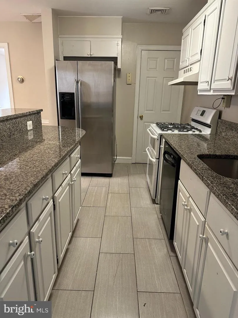 622 OAKLAND STREET Arlington, VA 22203