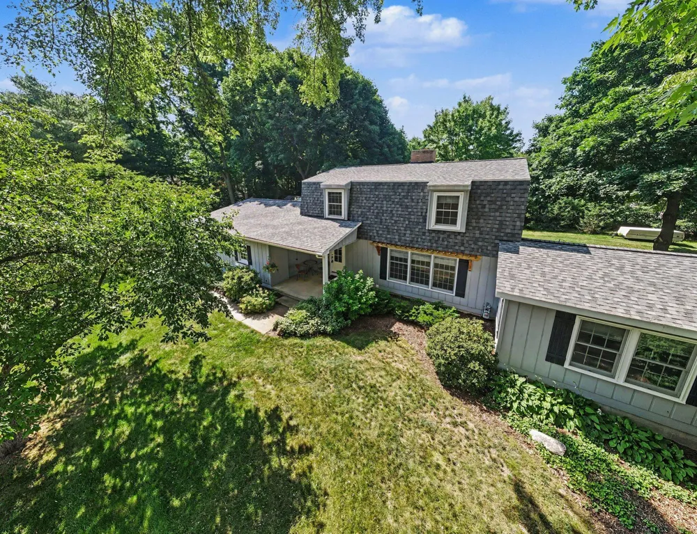 608 Arboretum Drive Fremont, MI 49412