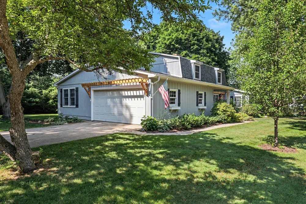 608 Arboretum Drive Fremont, MI 49412