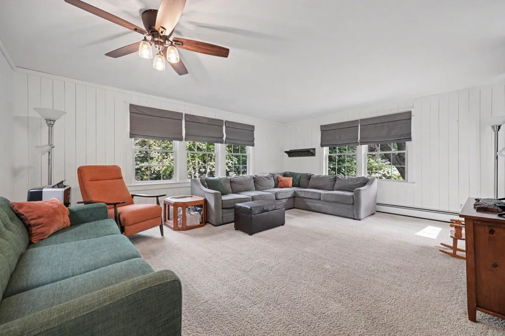 608 Arboretum Drive Fremont, MI 49412