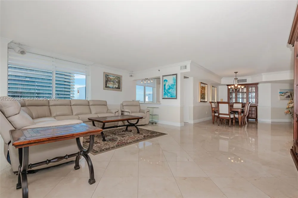8855 Collins Ave #8J Surfside, FL 33154