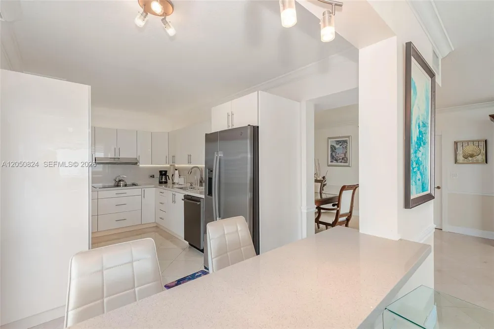 8855 Collins Ave #8J Surfside, FL 33154