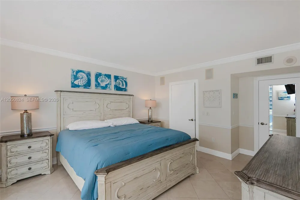 8855 Collins Ave #8J Surfside, FL 33154