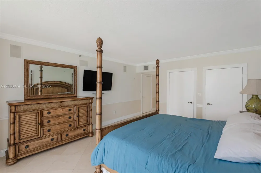 8855 Collins Ave #8J Surfside, FL 33154