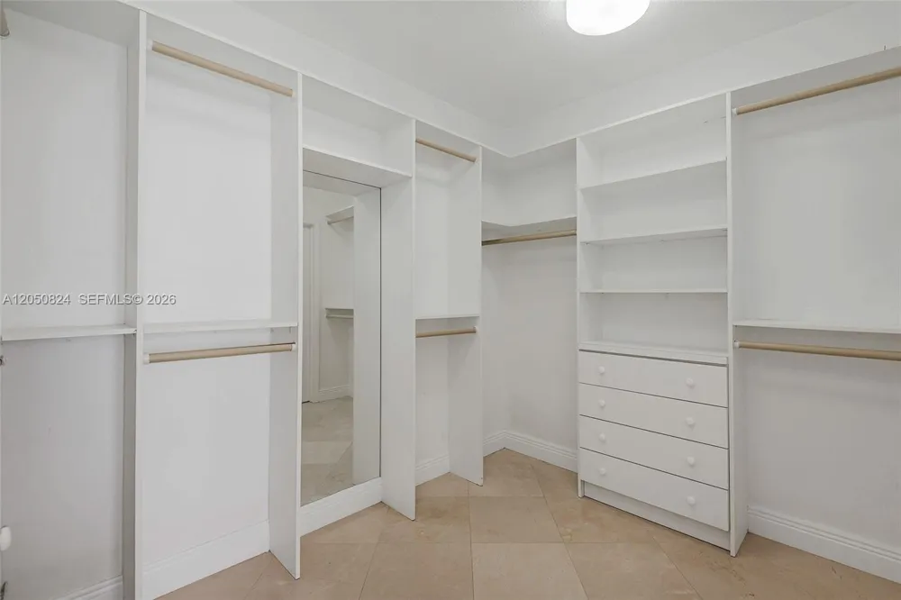 8855 Collins Ave #8J Surfside, FL 33154