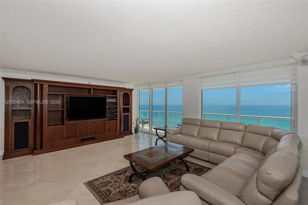 8855 Collins Ave #8J Surfside, FL 33154