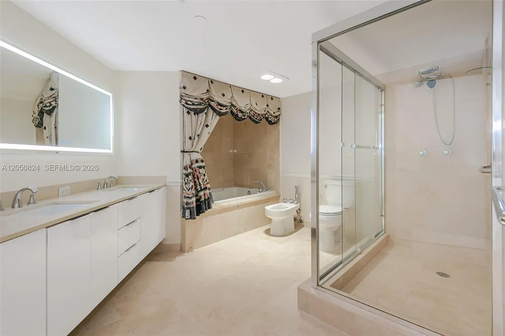 8855 Collins Ave #8J Surfside, FL 33154