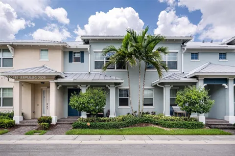 3944 Poinciana Ln #3944