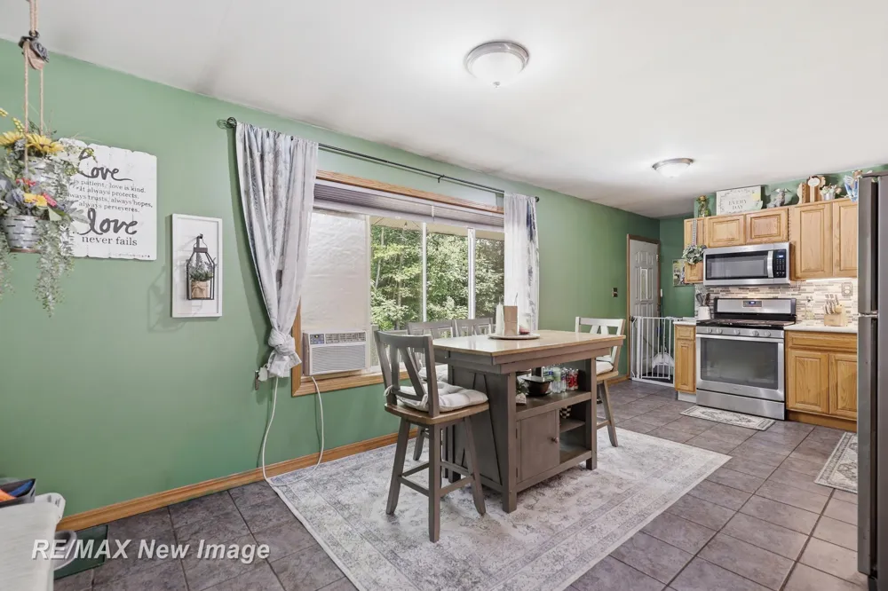 3829 155th Avenue Reed City City, MI 49639