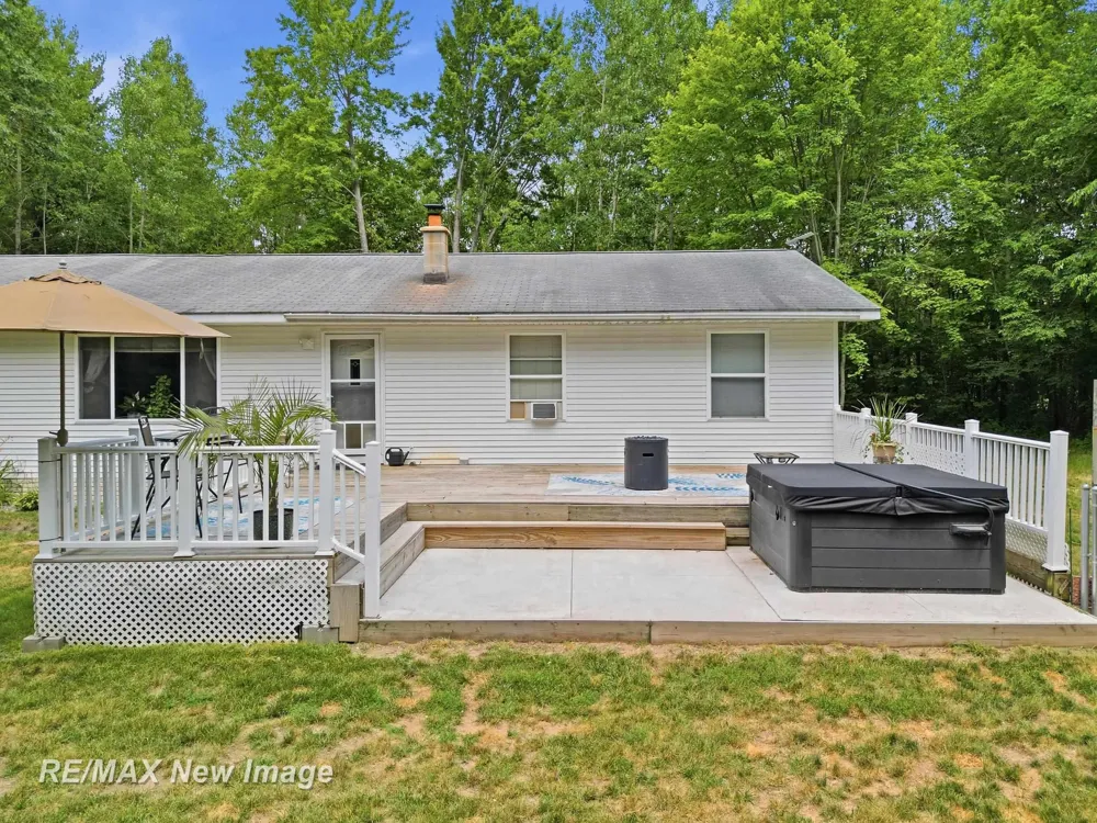 3829 155th Avenue Reed City City, MI 49639
