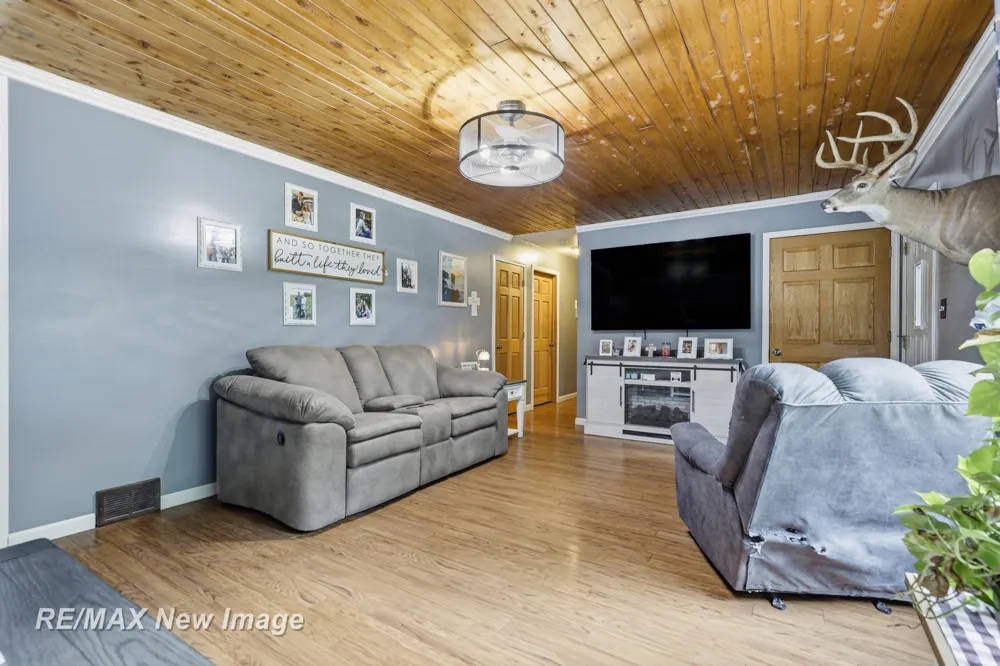 3829 155th Avenue Reed City City, MI 49639