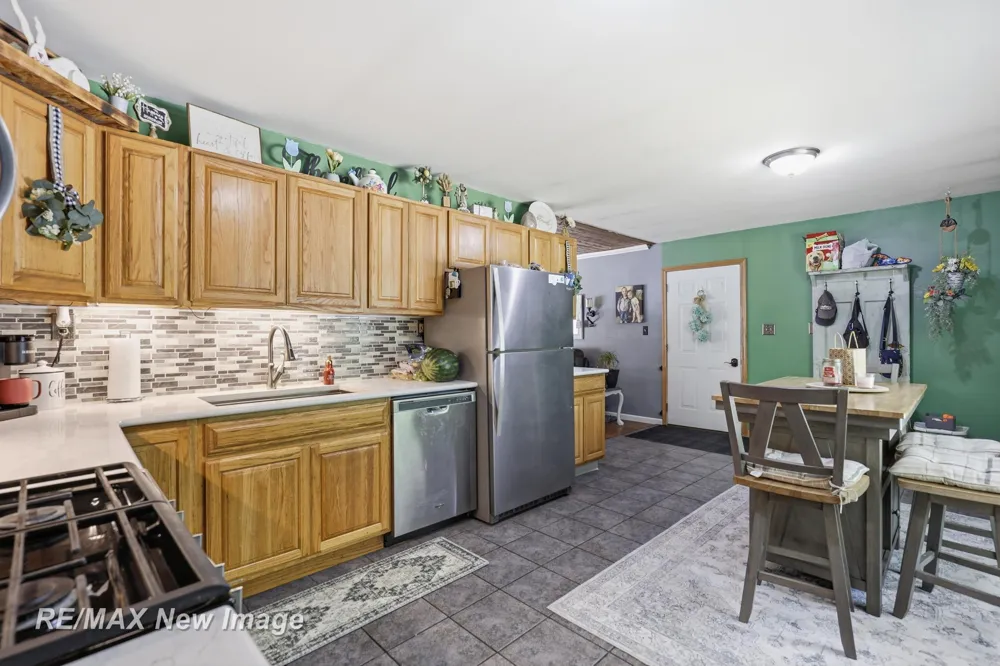 3829 155th Avenue Reed City City, MI 49639