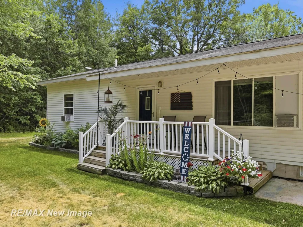 3829 155th Avenue Reed City City, MI 49639