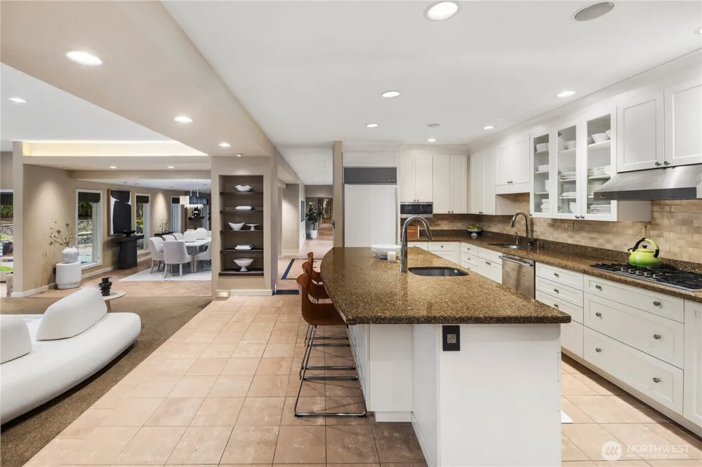 3215 78th Place NE Medina, WA 98039