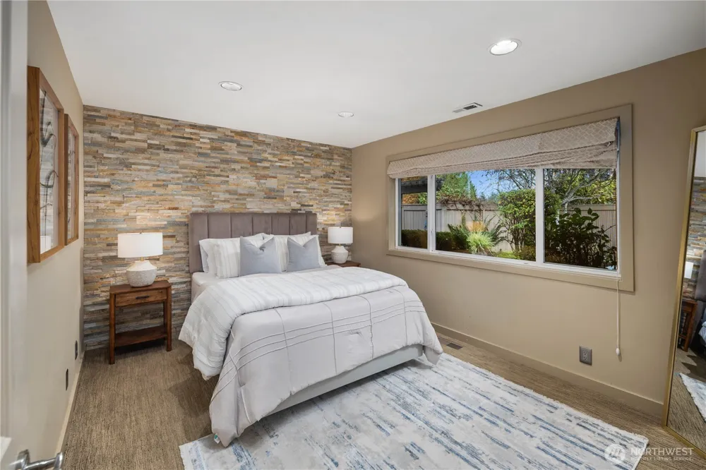 3215 78th Place NE Medina, WA 98039