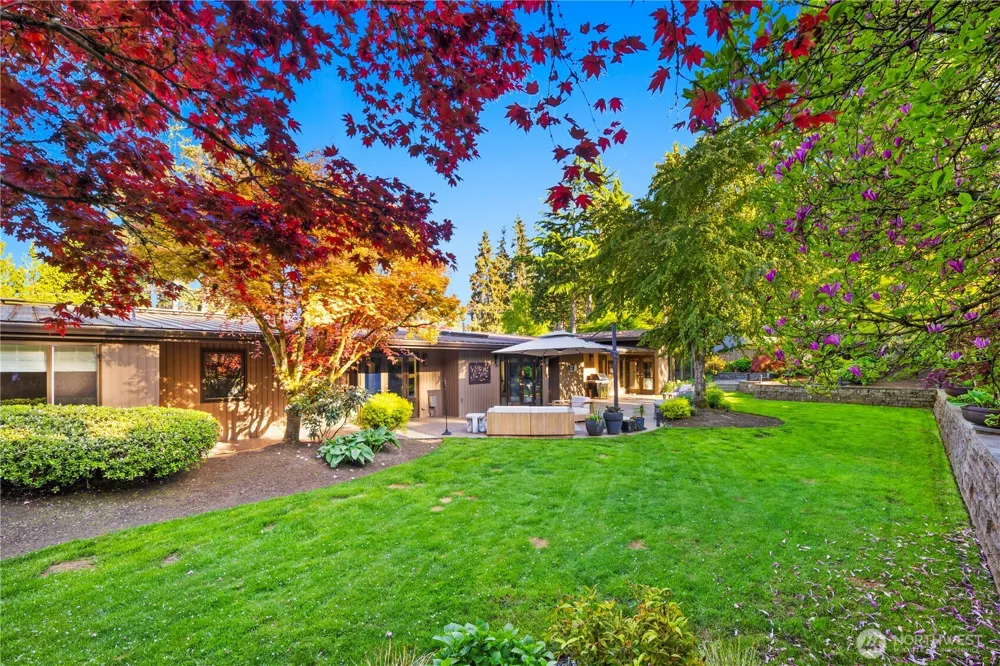 3215 78th Place NE Medina, WA 98039