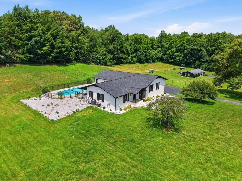237 S Fork Rd Sparta, TN 38583