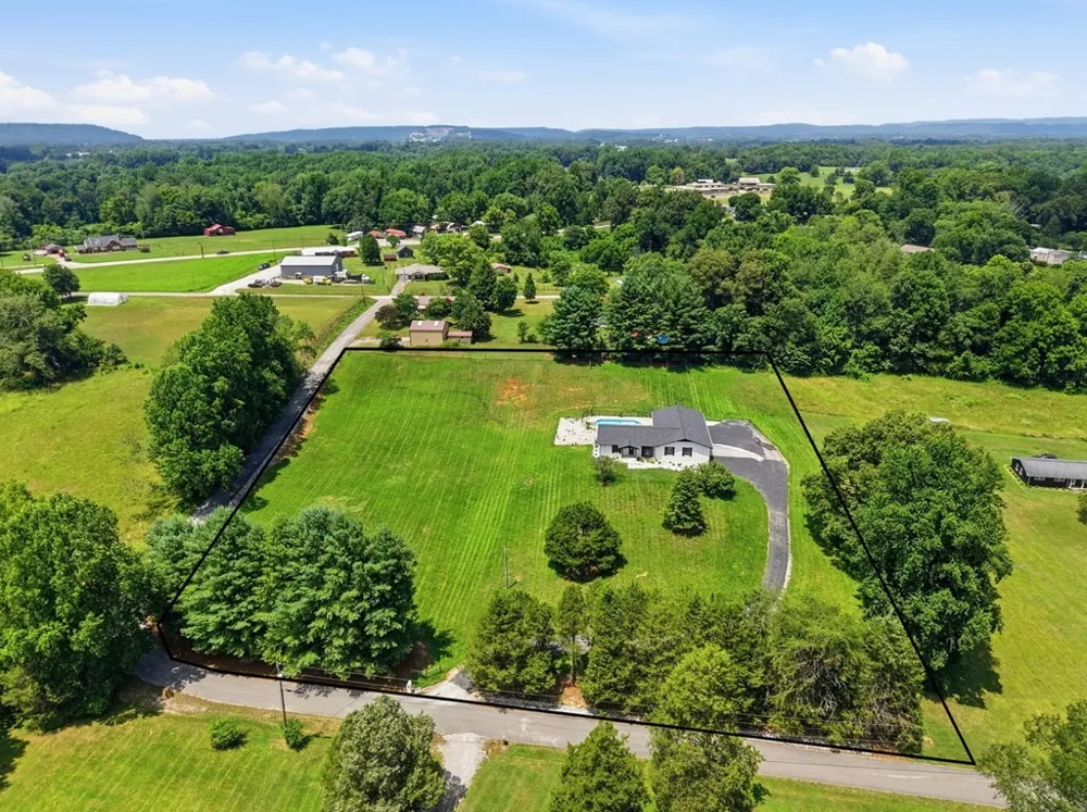 237 S Fork Rd Sparta, TN 38583
