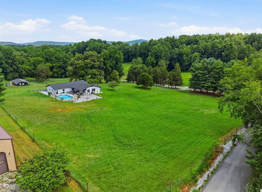 237 S Fork Rd Sparta, TN 38583