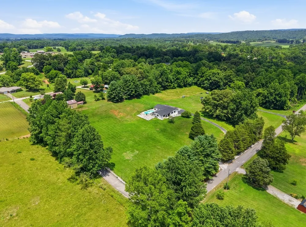 237 S Fork Rd Sparta, TN 38583