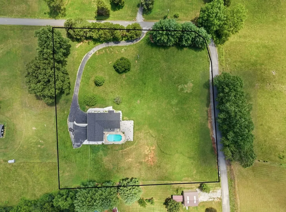 237 S Fork Rd Sparta, TN 38583