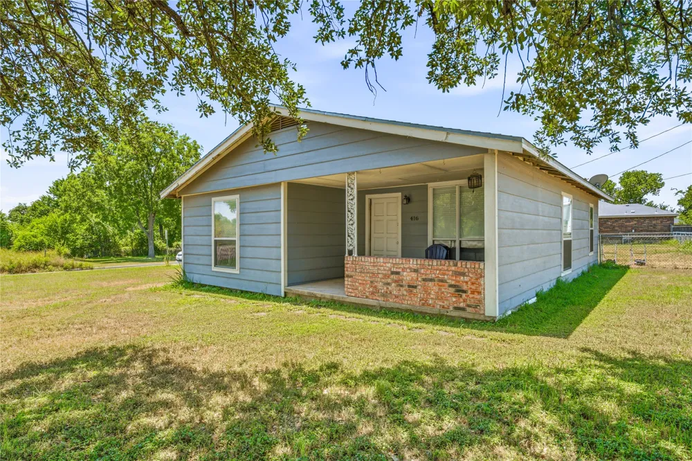 416 East Road Stephenville, TX 76401