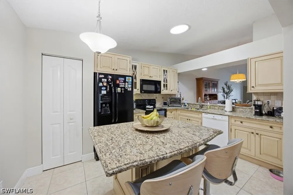 New Waterford Drive #204 Naples, FL 34104