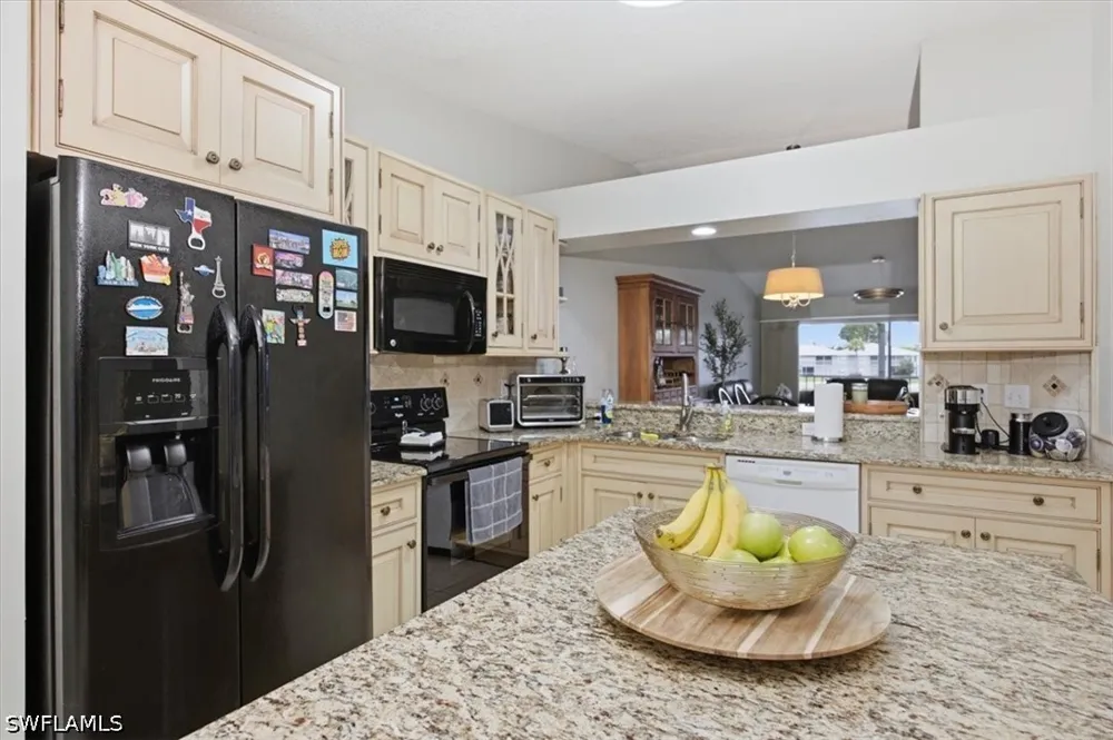 New Waterford Drive #204 Naples, FL 34104