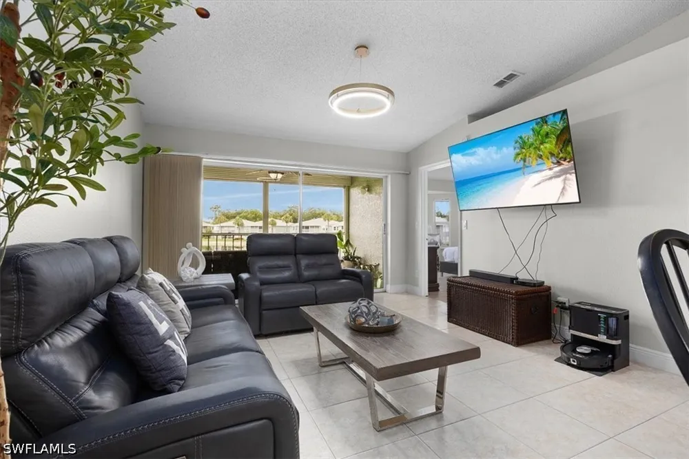 New Waterford Drive #204 Naples, FL 34104