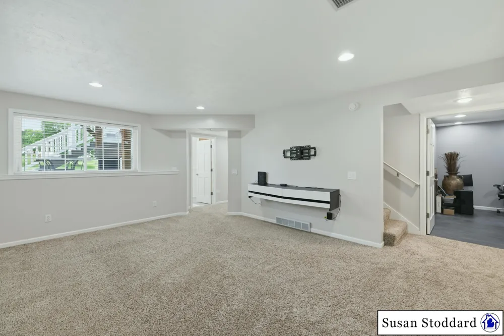 6793 Avalon Drive SE Caledonia, MI 49316