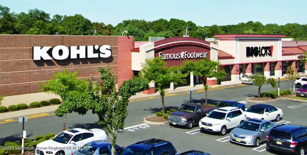 94 Leedsville Drive Lincroft, NJ 07738