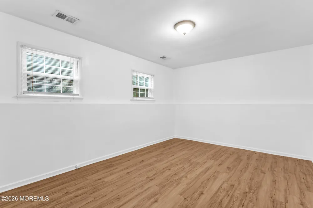 94 Leedsville Drive Lincroft, NJ 07738