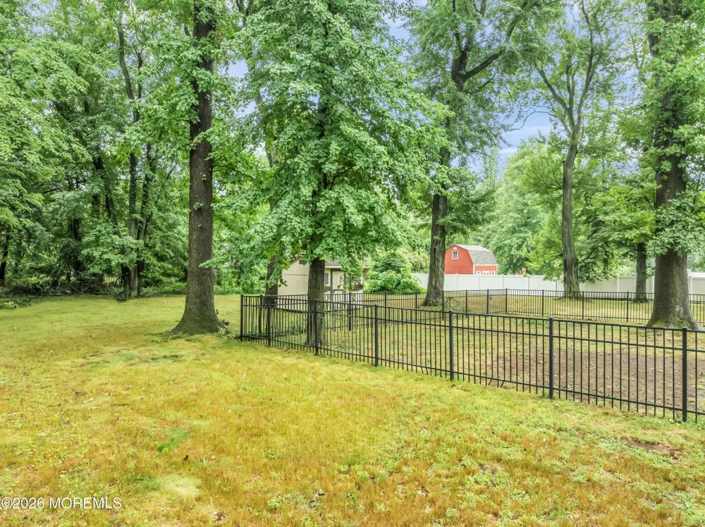 94 Leedsville Drive Lincroft, NJ 07738