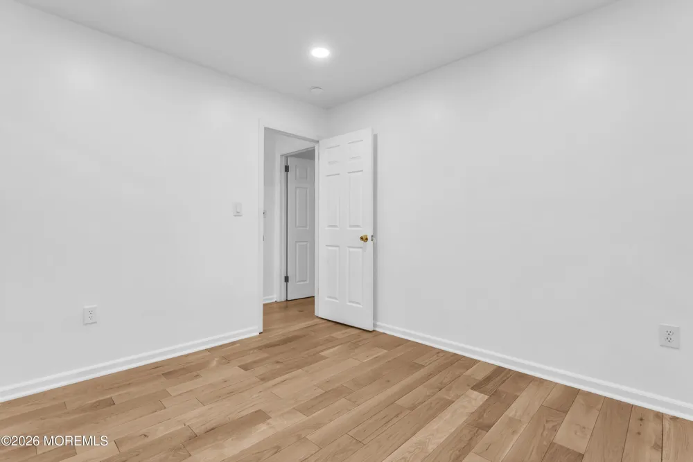 94 Leedsville Drive Lincroft, NJ 07738