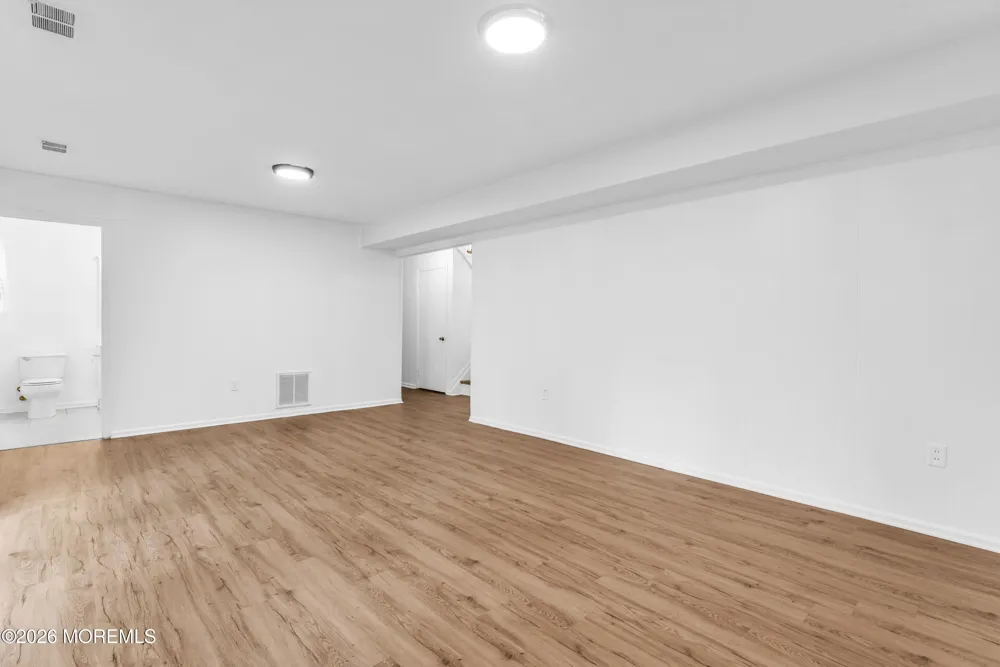 94 Leedsville Drive Lincroft, NJ 07738